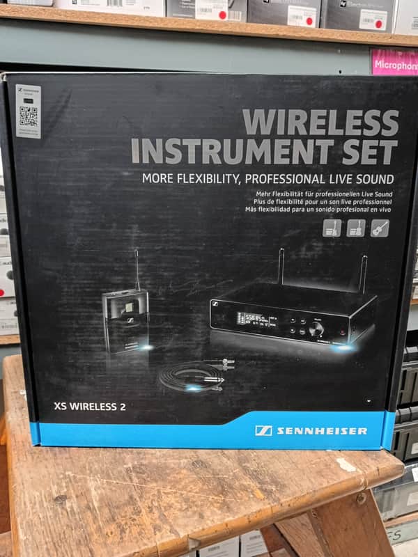 Sennheiser XSW 1-CL1-A Wireless Instrument Set - A Range (548-572 MHz) 2010s - Black image 1