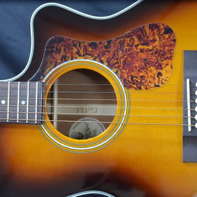 Guild OM-140CE Acoustic/Electric Guitar Natural w/ Gigbag image 2