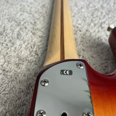 Fender Deluxe Zone Bass 2002 MIM Sienna Sunburst Rare 4-String Bass Guitar image 8