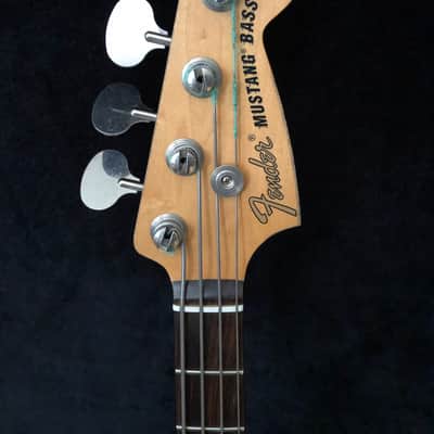 Fender JMJ Road Worn Mustang Bass + Hard Case, Pro Setup image 3
