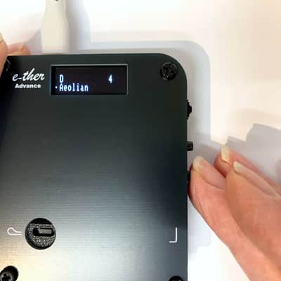 e-ther 'Advance' : e-theremin, MIDI / audio with quantisation and note display image 3