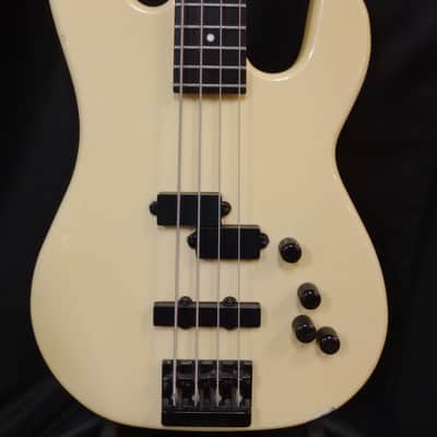 Charvel Model 2B Electric Bass MIJ 1986 PJ Pickups White w/Hard case *** FREE SHIPPING *** image 2