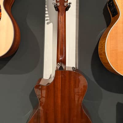 Taylor 552ce 12-Fret 12 String Cedar Mahogany 2016 - Natural image 4