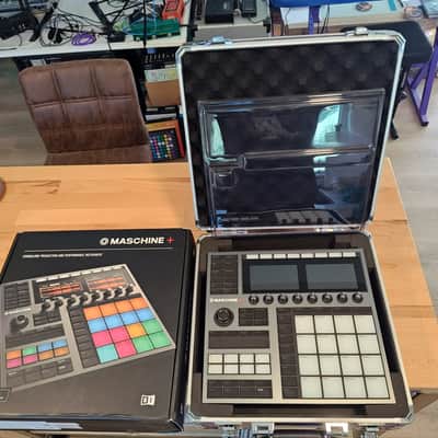 Native Instruments Maschine Plus 2020 - Present - Black image 2