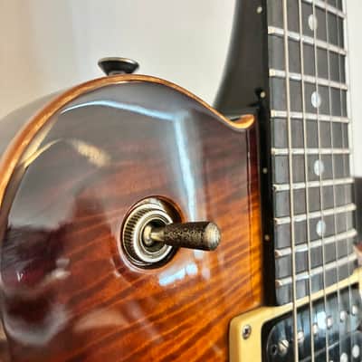 Line 6 James Tyler Variax JTV-59 – Tobacco Sunburst – Stainless Steel Frets – Fully Functional image 2