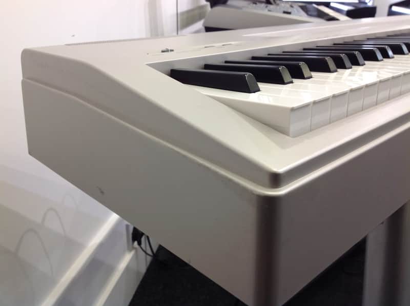 YAMAHA P60, PORTABLE STAGE PIANO, Includes Manual & Warranty (SN
