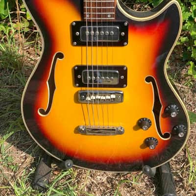 Rare Eko Asymmetric Double Cutaway Florentine Semi-Hollow Electric Guitar – Vintage Italian Design image 3