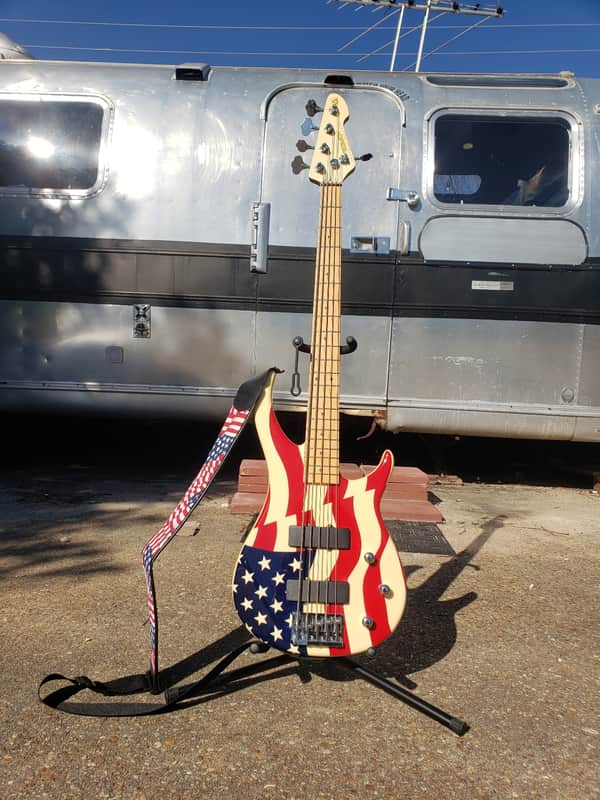 Peavey Foundation 2000 American Flag 5-string 2000 White/American Flag image 1