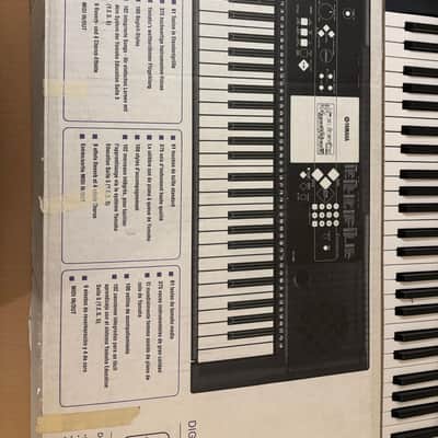 Yamaha YPT-220 Digital Keyboard WORKS w/Box, Manual, + Power Supply image 7
