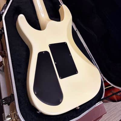 Charvel Model 6 HSS with Rosewood Fretboard 1986 - 1989 - Pearl White image 4