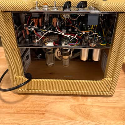 Fender EC Vibro-Champ Eric Clapton Signature 5-Watt 1x8" Guitar Combo 2012 - 2015 - Tweed image 6