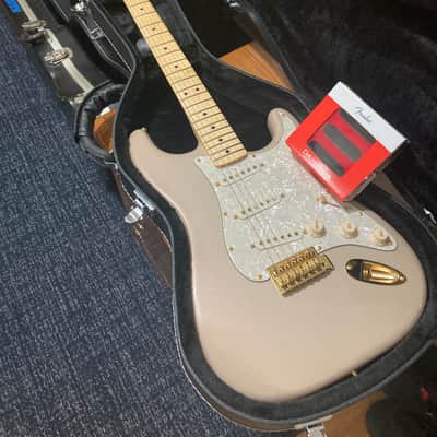 Fender Stratocaster P/C Alder Shoreline Gold image 10