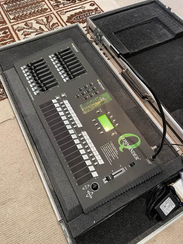 Lightprocessor Q-commander DMX moving light lighting desk image 1