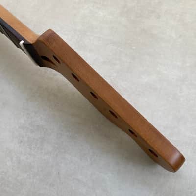 Roasted Maple / Rosewood Telecaster neck - Nitro Satin - SS Frets - Bone nut image 8