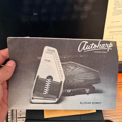 Oscar Schmidt Model 21 CR Autoharp w Case image 9