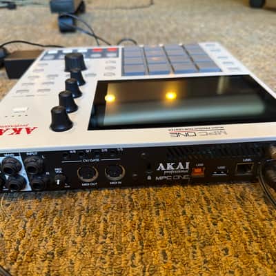 Akai MPC One Standalone MIDI Sequencer Retro Edition 2021 - Present - Grey image 4