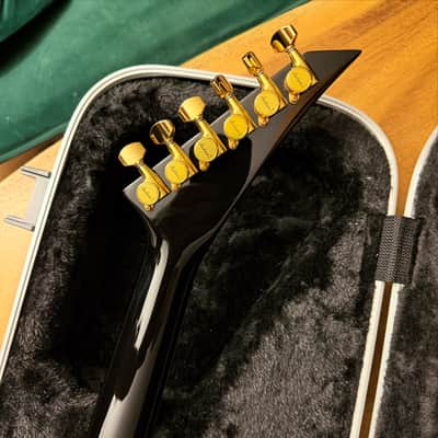 Jackson USA Warrior Custom Shop 2014 JCS Special Edition Slab Body, Black & Gold - Seymour Duncan Black Winter Pickups image 11