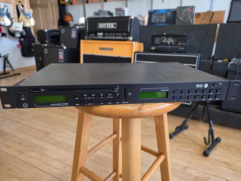 RCF Rack Mountable CD / MP3 Player & FM Tuner - MS1033 image 1