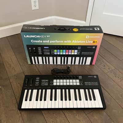 Novation Launchkey 37 MKIII MIDI Keyboard Controller 2020 - Present - Black