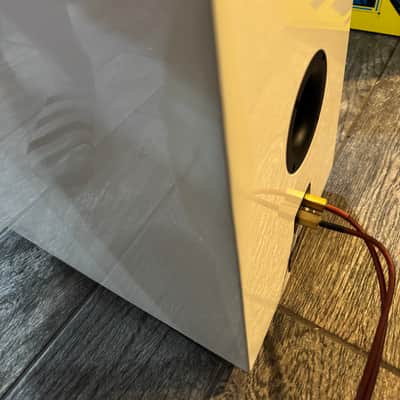 Verity Audio Finn - Gloss White image 4