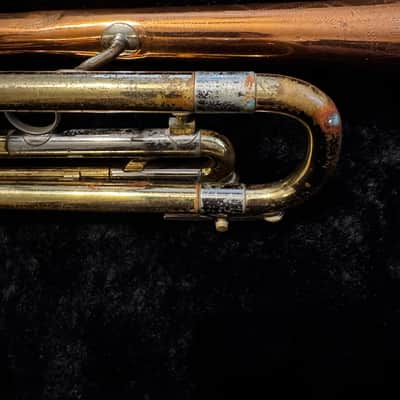 Holton 608 Super Collegiate 1958 - (Courtois-style external top-sprung pistons) Bi-metal bell with red brass stem and nickel flare and yellow brass body with nickel accents image 10