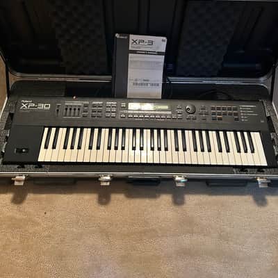 Roland XP-30 61-Key 64-Voice Expandable Synthesizer 1999- with SKB Hard Road Case