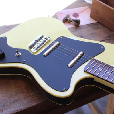 DANELECTRO "67 Dano Yellow and Black" image 5