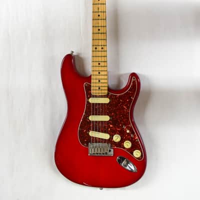 Fender Strat Plus Deluxe with Maple Fretboard - Crimson Burst image 9