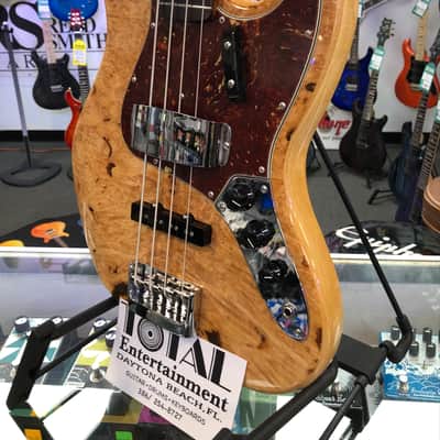 Fender Custom Shop Artisan Maple Burl Jazz Bass®, 3A Rosewood Fingerboard - Aged Natural image 9