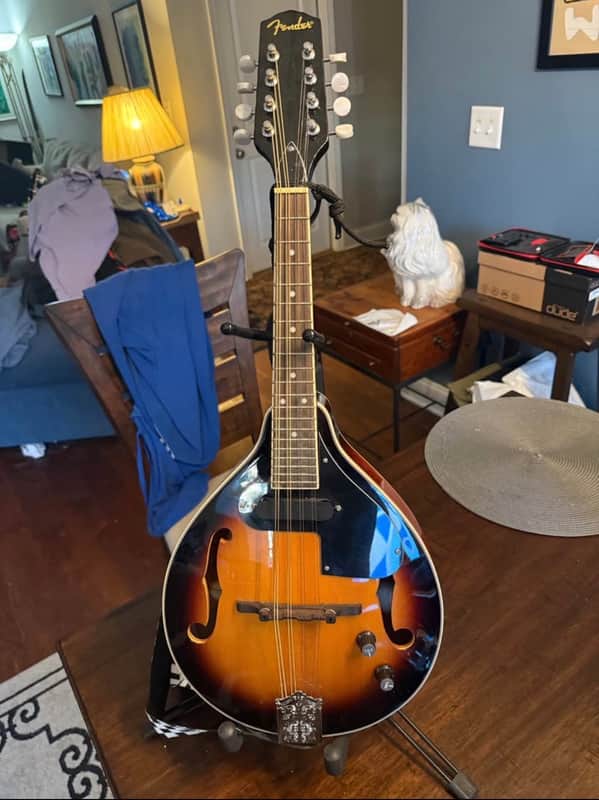 Fender FM52E Mandolin