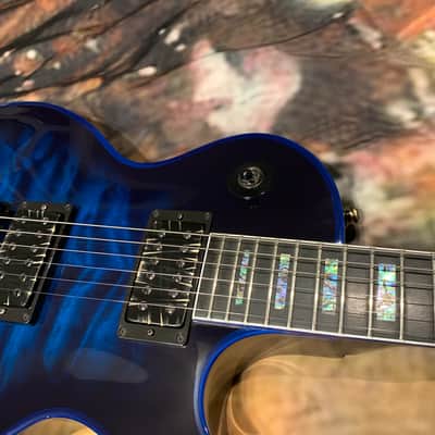 STINGER 🐈🕷️! 2015 Gibson Custom Shop Les Paul Custom Quilt Top M2M Made To Measure Blue Widow Burst Trans Aqua Black Fretboard Bare Knuckel Juggernaut Blackout Special Order Figured F Q 5A 7A Abalone Inlay Blueberry Cobalt image 10