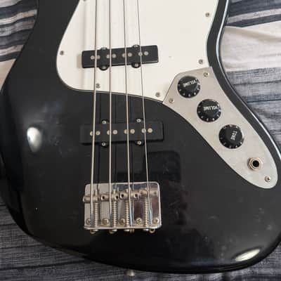 Fender Jazz Bass 1993 Vintage with Vintage Red Badge Chainsaw Hard shell case image 3