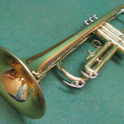 Yamaha YTR232 Trumpet - Reconditioned - Oversized Case & Yamaha 11 MP image 13