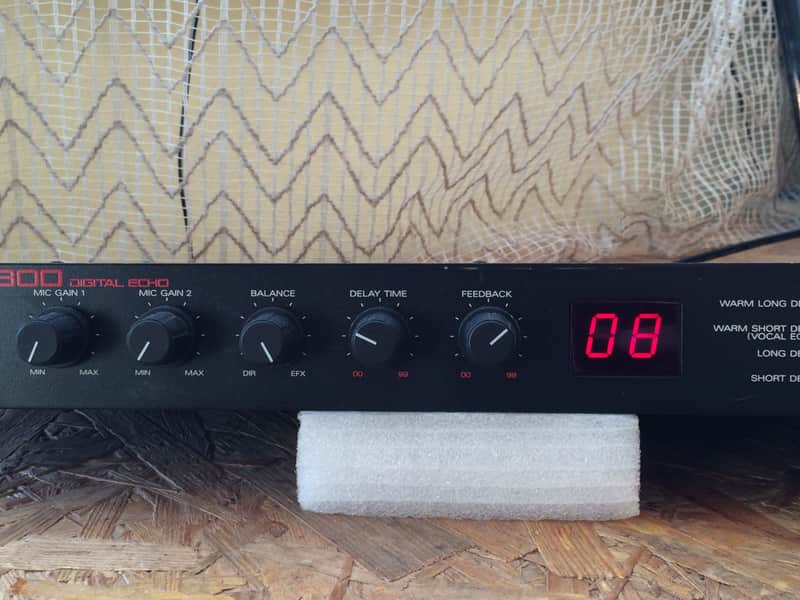Roland RE-800 | Reverb