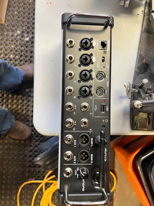 Midas MR12 12-Input Digital iOS/Android Tablet Mixer 2016 - Present - Black image 1