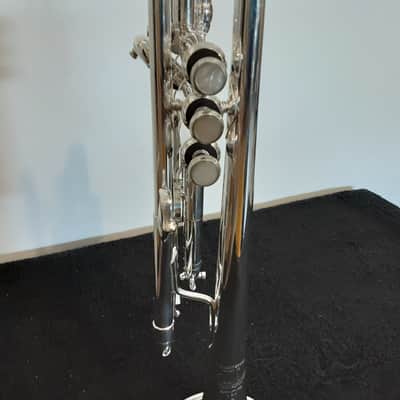 Bach Stradivarius Bb Trumpet 1975-1976 - Silver image 13
