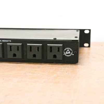 Furman M-8 8-Outlet Power Conditioner CG013ZL image 6