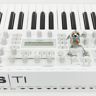 Access Virus TI2 Polar Synthesizer Keyboard 37-Key + Fast Neuwertig + Garantie image 8
