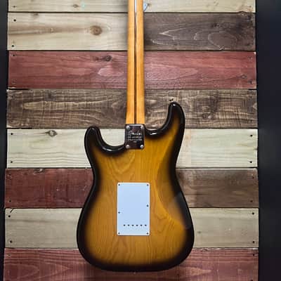 Fender Limited Edition 40th Anniversary 1954 Reissue Stratocaster with Maple Fretboard 1994 - 2-Color Sunburst image 9