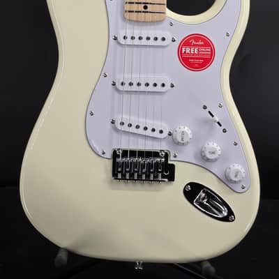 Squier Affinity Series™ Stratocaster®, Maple Fingerboard, White Pickguard, Olympic White Black image 1