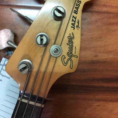 Squier by fender JV seriea 62's jazz bass 1984 3 tsb image 2