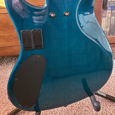Status Graphite 5 String Fretless T Bass Blue Burst image 3