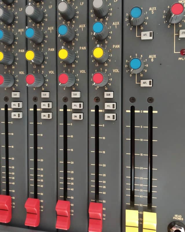 Table De Mixage Soundcraft Delta Serie 200 - Console Audio Analogique D'occasion