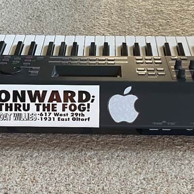 Yamaha MOXF6 61 Key Synthesizer Workstation + FL512M Memory Expansion Card image 7
