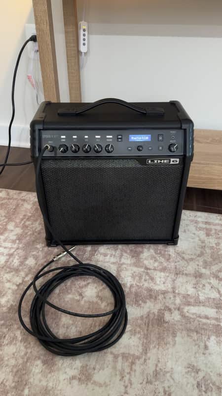Line 6 Spider V 60 MkII 60-Watt 1x10" Digital Modeling Guitar Combo