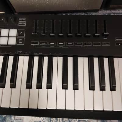Novation Launchkey 49 MKIII MIDI Keyboard Controller image 4
