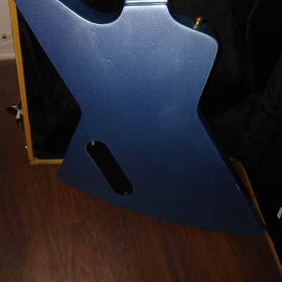 Cozart Explorer-Style Electric Guitar Metallic Pelham Blue w/ Tweed HSC image 7