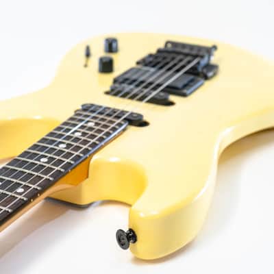 1987 Charvel Model 3 - Electric Guitar with Gigbag - Pearl White image 8