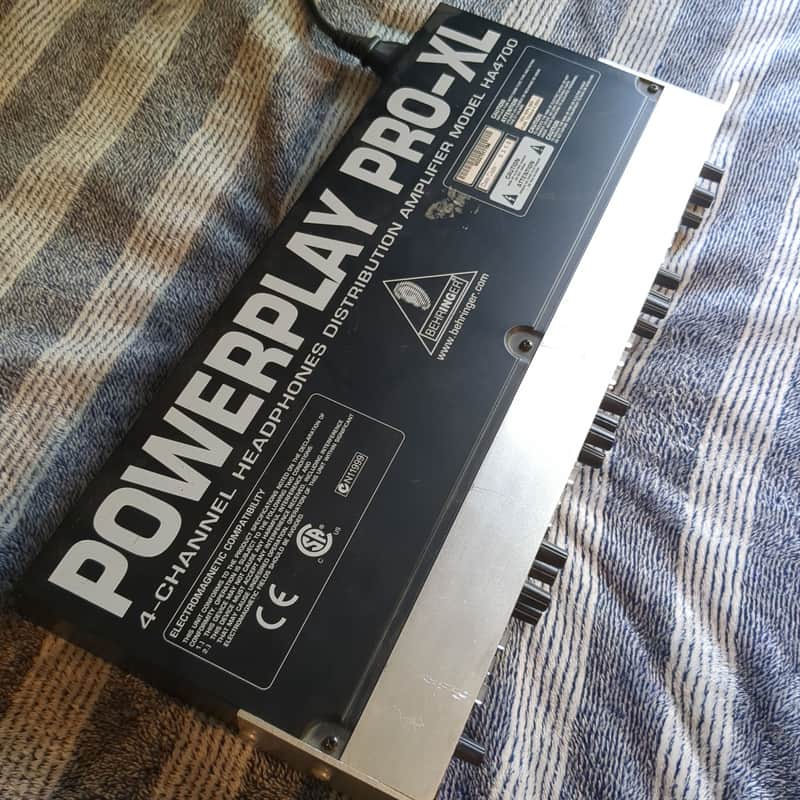 Behringer Powerplay Pro-XL HA4700 4-Channel Headphone Amplifier