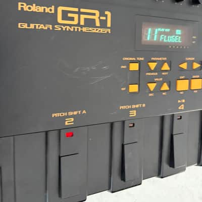 Roland GR-1 Guitar Synthesizer 1992 - 1996 - Black image 3